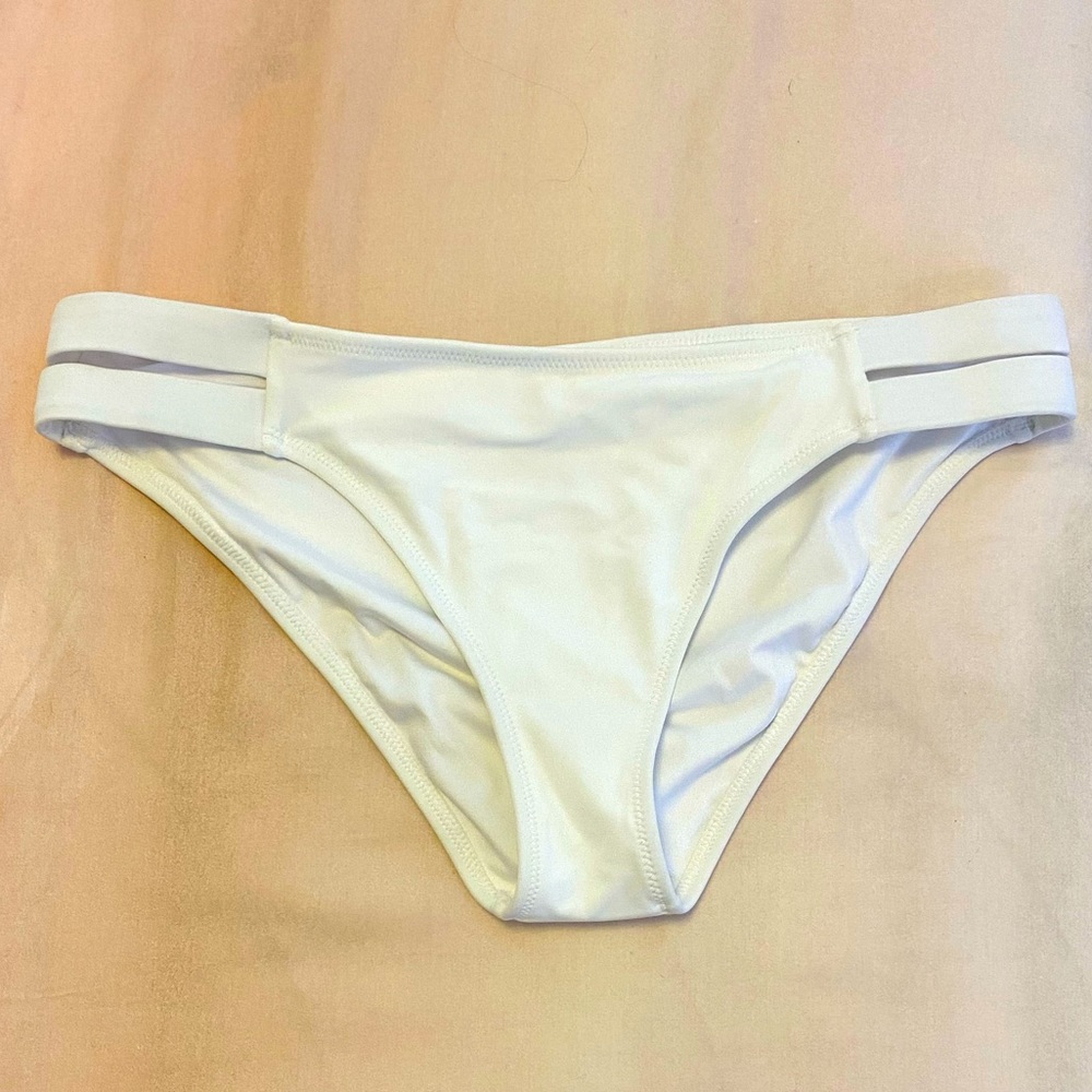 NWOT Target Shade & Shore White Bikini Bottoms